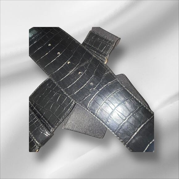 Woman's Wide Stretch Belt Size XL Buckle Leather and Manmade 38”-42” - Picture 2 of 7